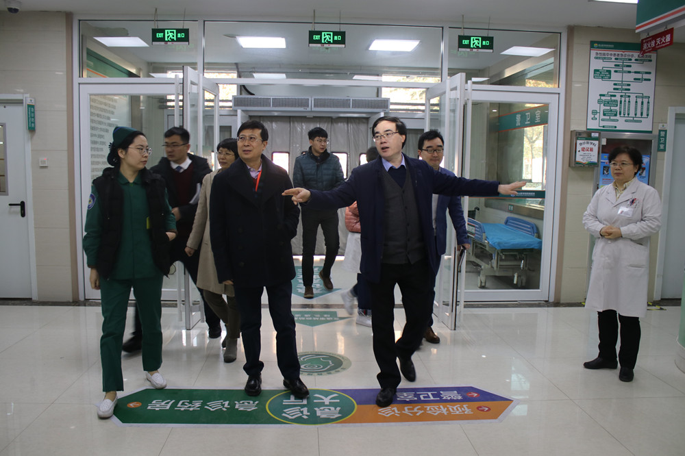 12月8日上午,由山东大学第二医院心血管内科主任鹿庆华教授和山东省